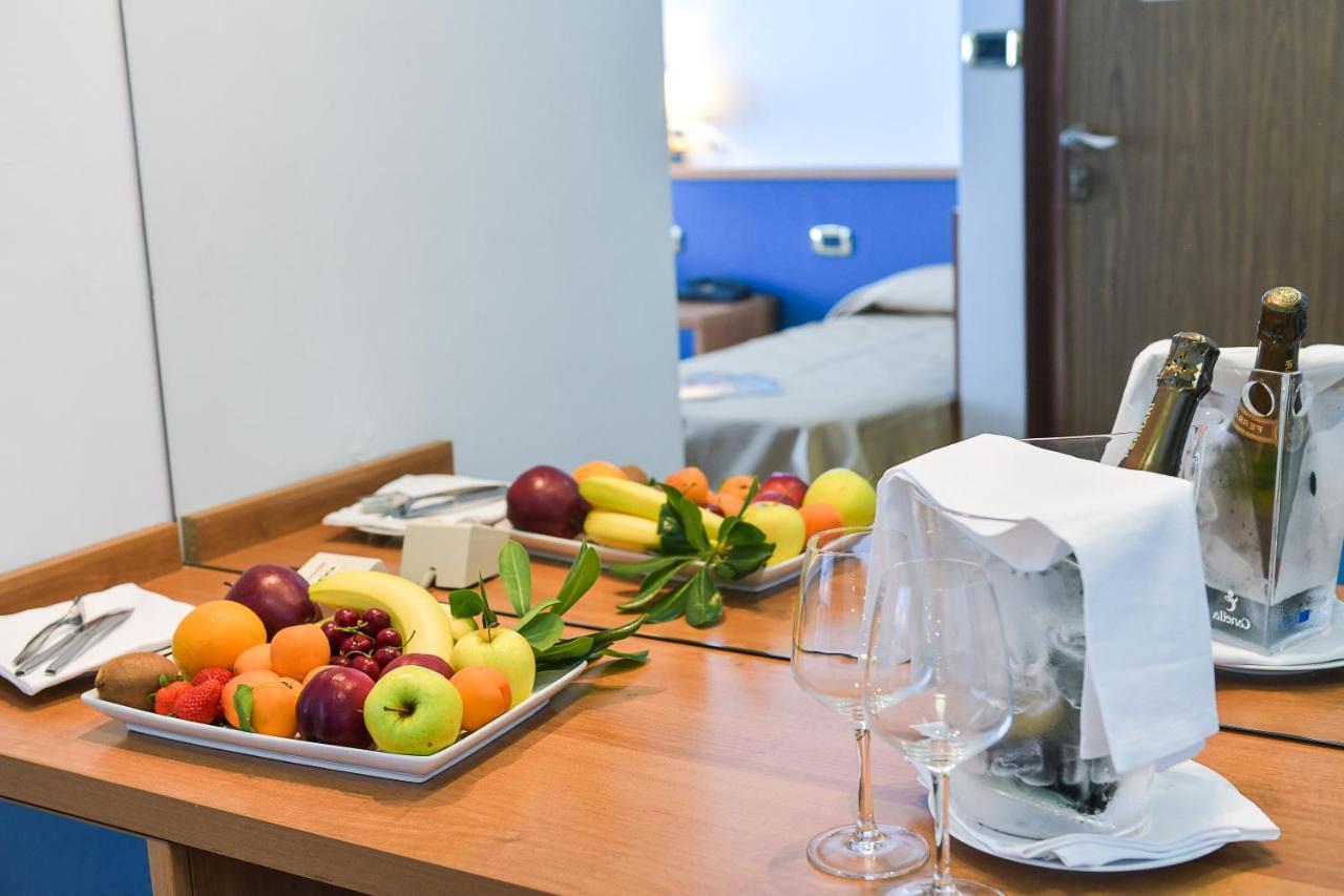 לידו די ג'סולו Hotel Souvenir מראה חיצוני תמונה