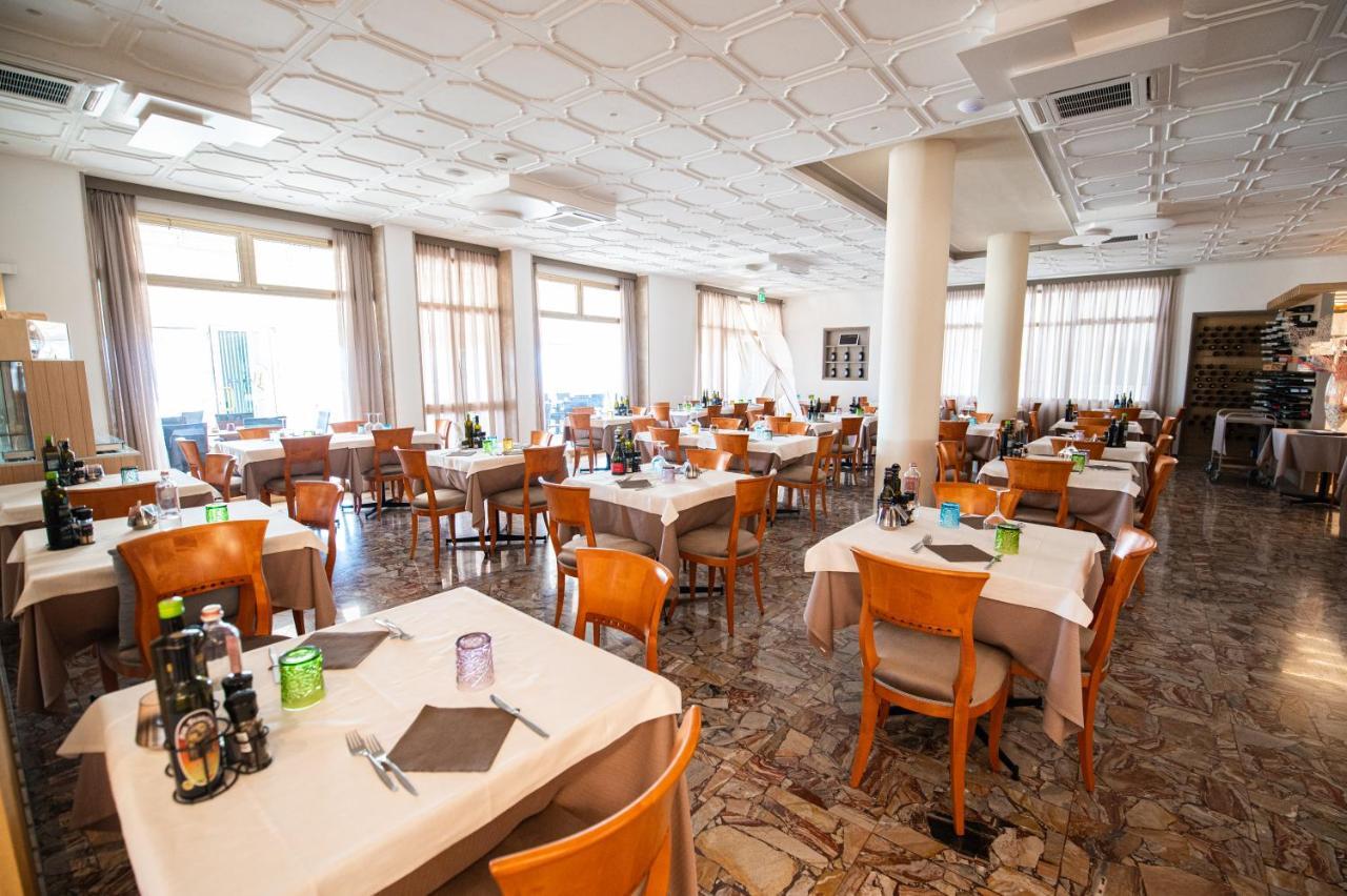 לידו די ג'סולו Hotel Souvenir מראה חיצוני תמונה