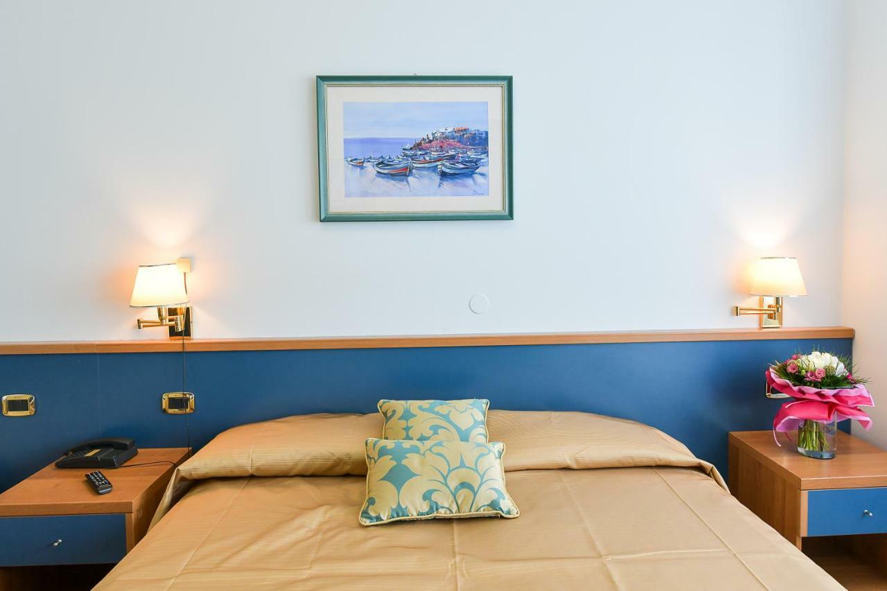 לידו די ג'סולו Hotel Souvenir מראה חיצוני תמונה