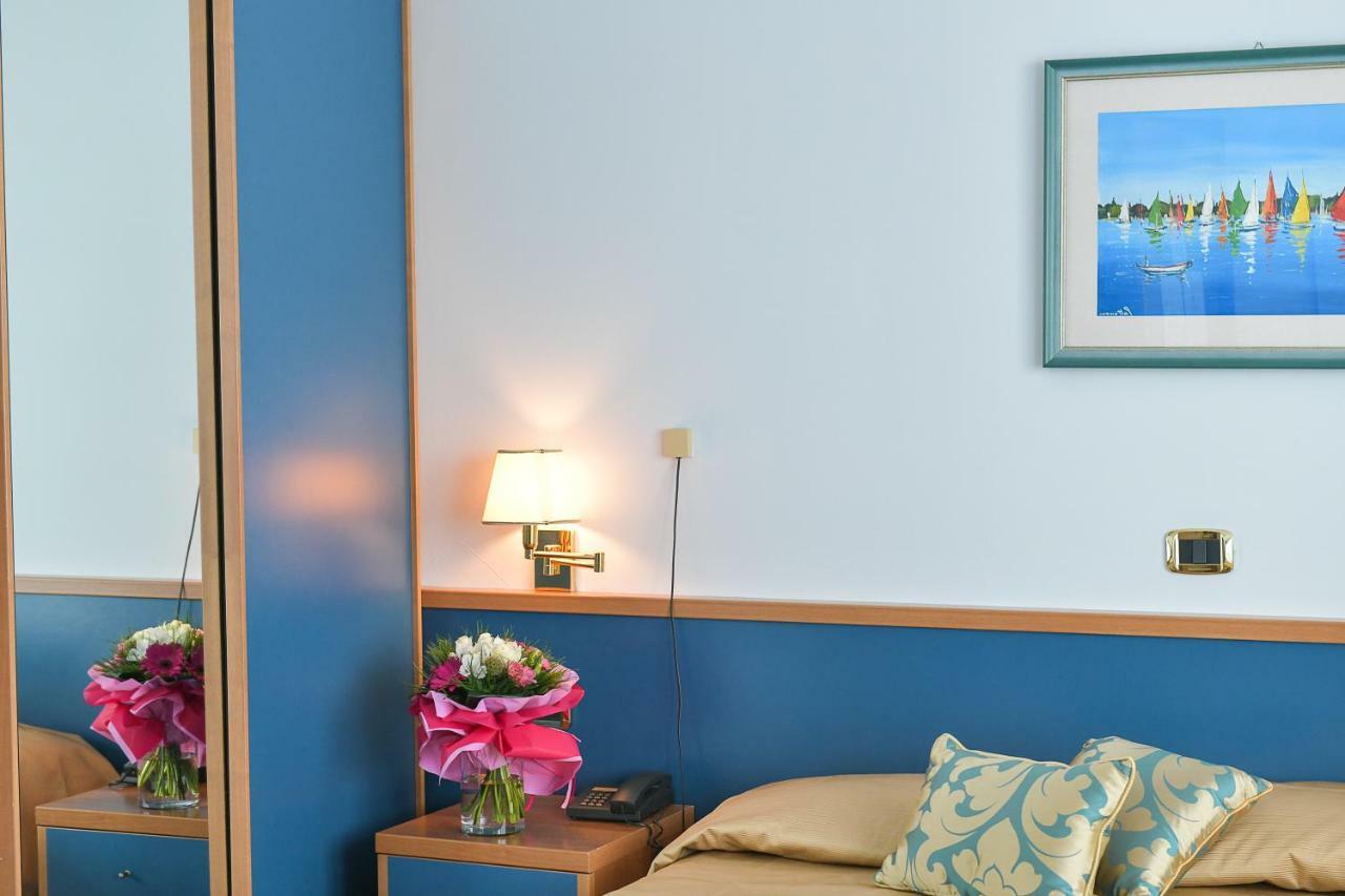 לידו די ג'סולו Hotel Souvenir מראה חיצוני תמונה