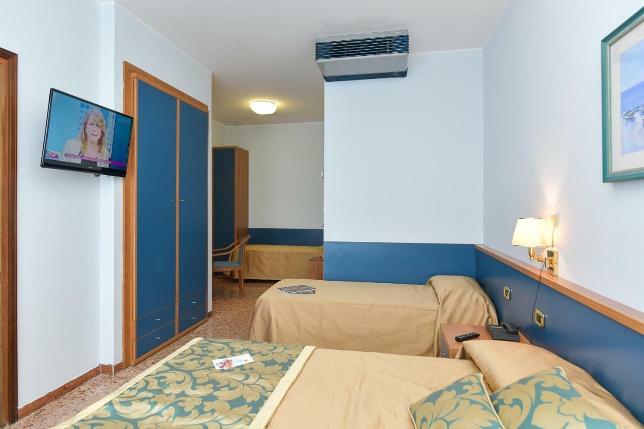 לידו די ג'סולו Hotel Souvenir מראה חיצוני תמונה