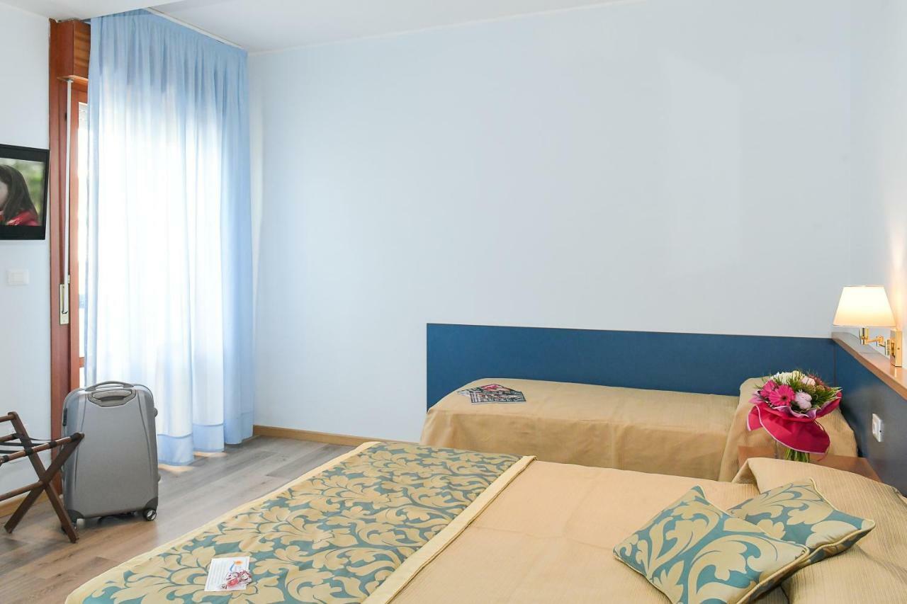 לידו די ג'סולו Hotel Souvenir מראה חיצוני תמונה